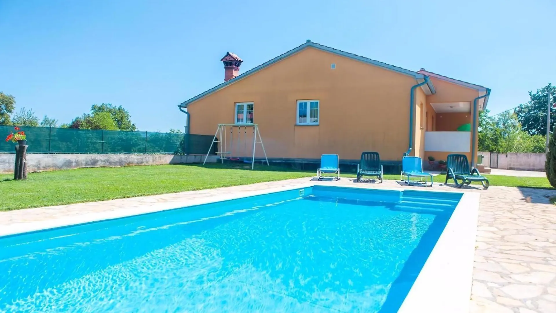 Ferienhaus In Rudani Mit Privatem Pool